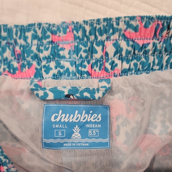 Chubbies Blue and Pink Swim Shorts with Flamingo Print-Mens SMALL 5.5" - Picture 3 of 3